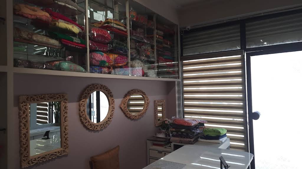 Fabric cabinets and mirrors inside the Bani Park studio